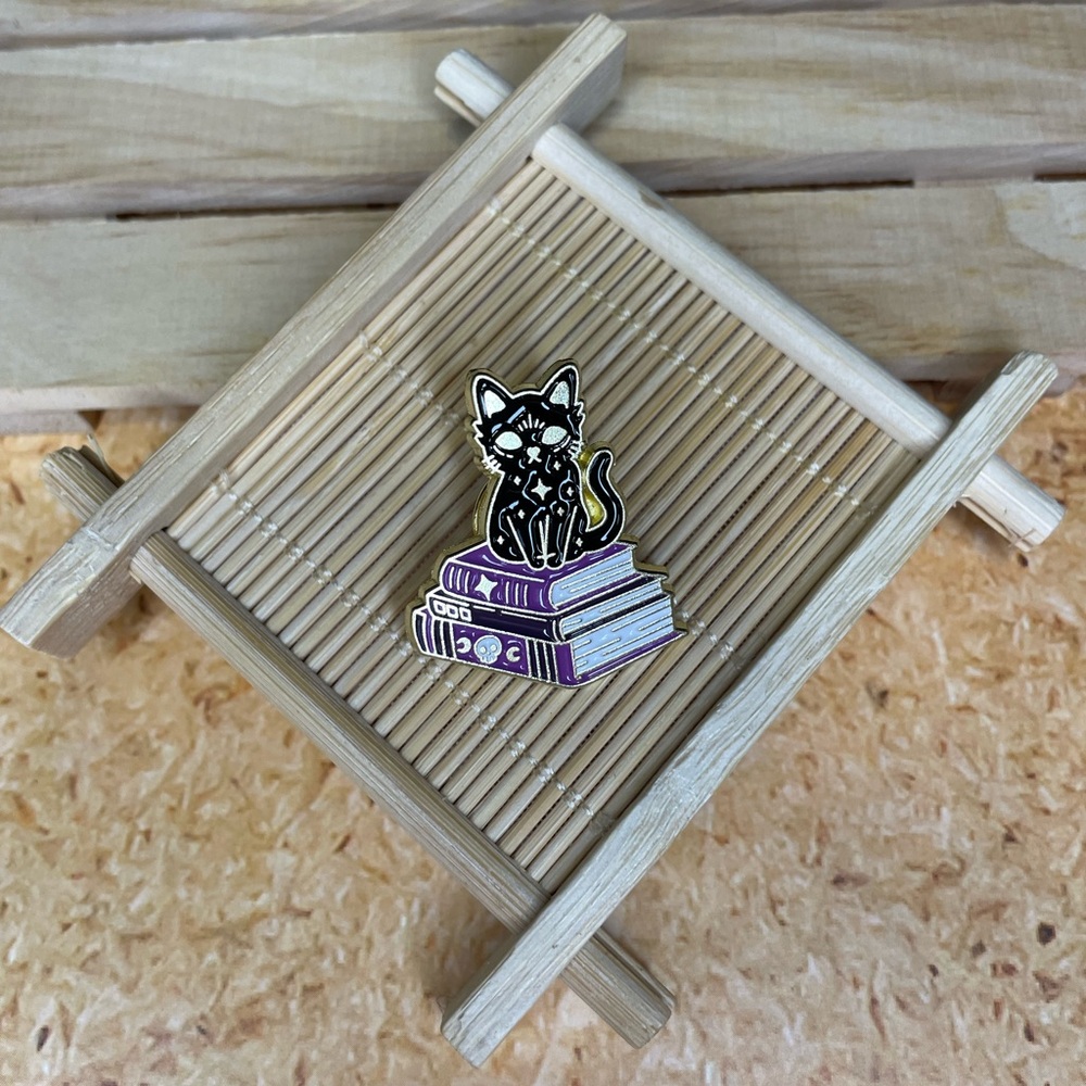 Halloween Theme Pin